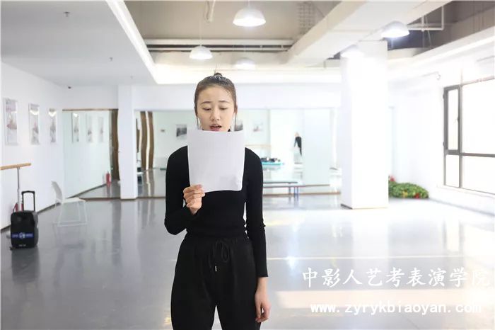 表演自備朗誦稿件