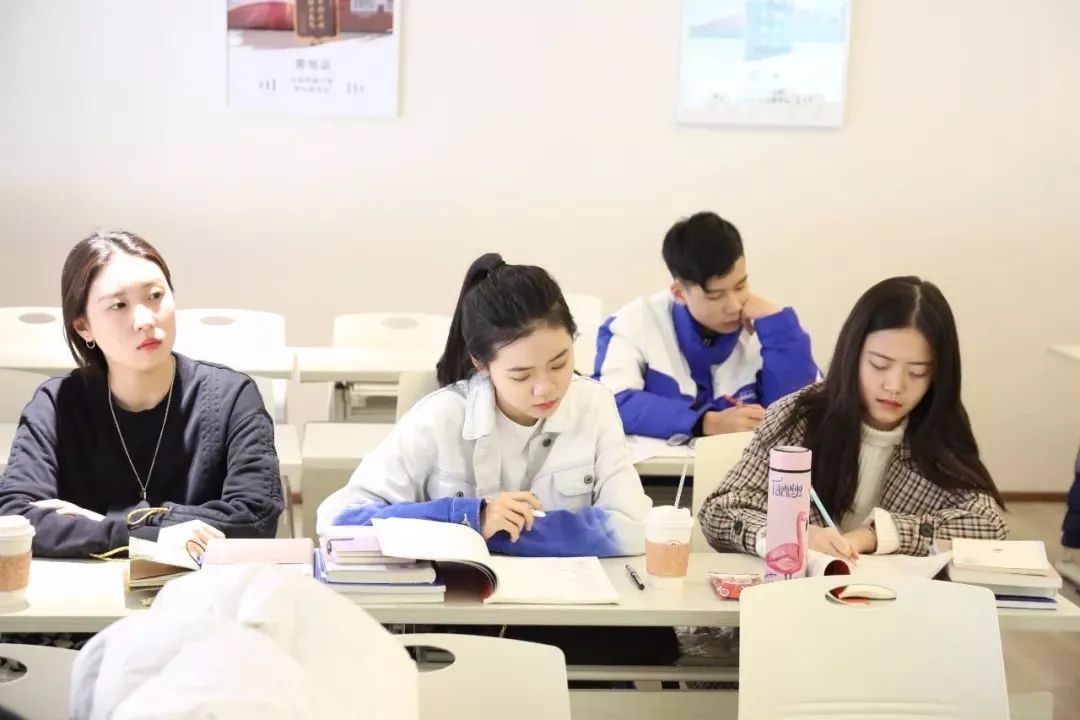 表演生藝考如何選擇聲樂歌曲