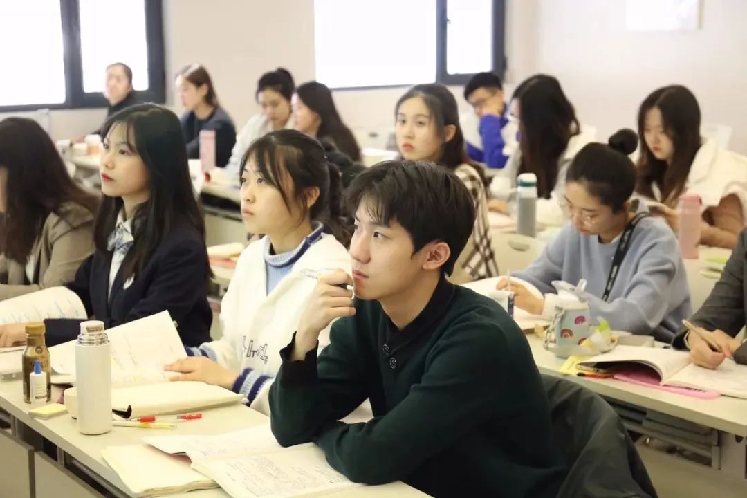 表演生藝考如何選擇聲樂歌曲