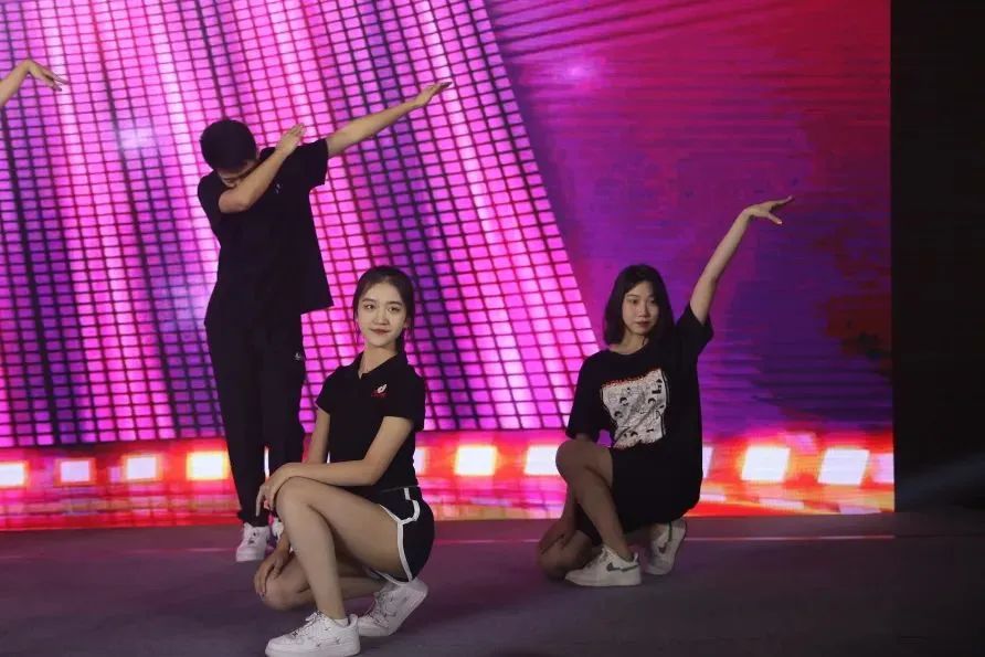 表演生藝考如何選擇聲樂歌曲