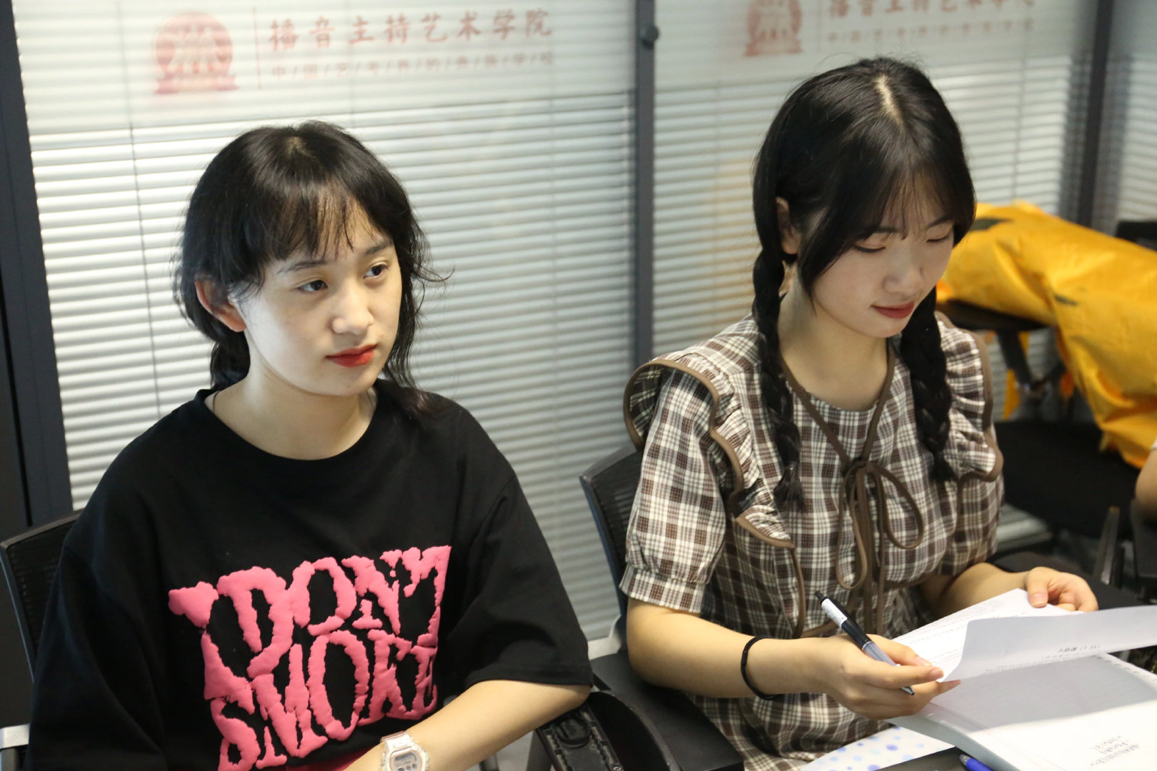 影視表演命題小品真題有哪些