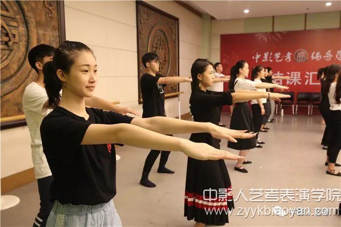 表演培訓班.jpg