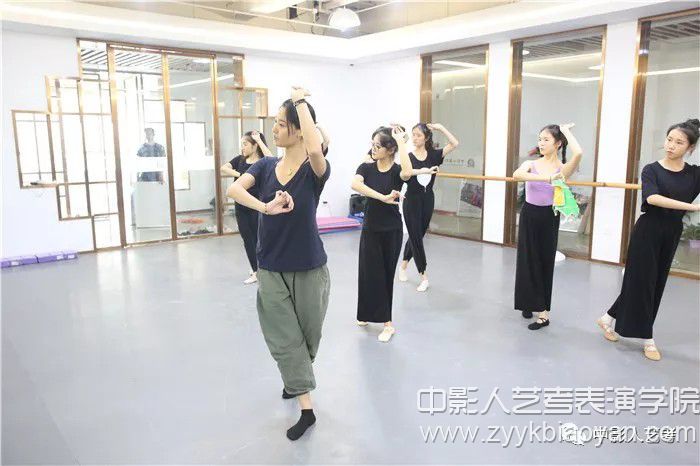 表演培訓(xùn)班.jpg
