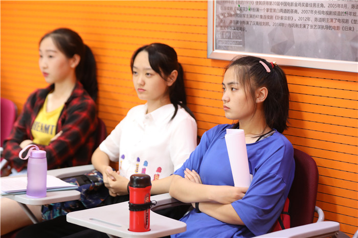 表演專業(yè)藝考難嗎